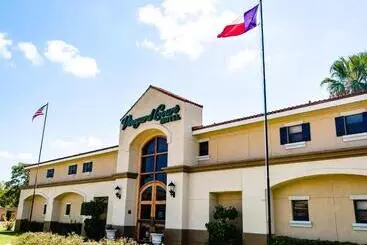 هتل Vineyard Court Designer Suites