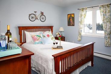Baker Shore Bed And Breakfast