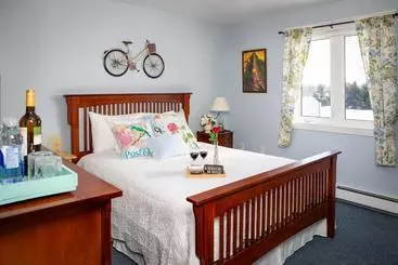 Baker Shore Bed And Breakfast