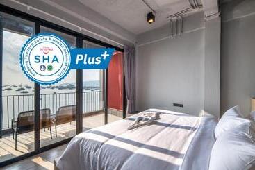 호텔 Arch39 Phuket Beach Front   Sha Plus