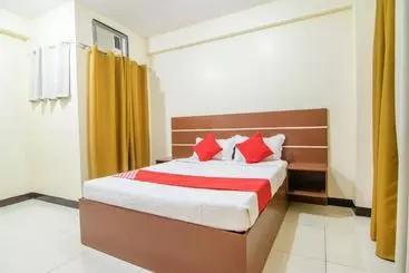 Hotel Oyo 578 Red Velvet Suites