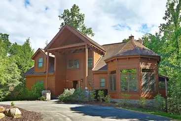 一軒屋 Majestic Manor   Five Bedroom Cabin