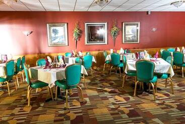 فندق Wrangler Inn