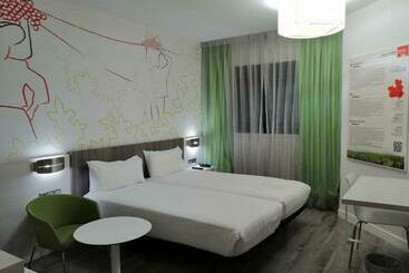 هتل Ibis Styles Madrid Prado