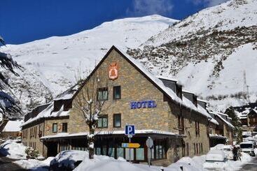 هتل آپارتمان Vilagaros