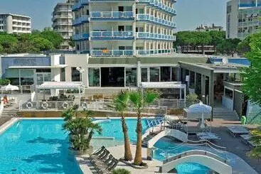 Majestic Beach Hotel & Wellness