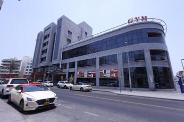 هتل The Bristol Inn