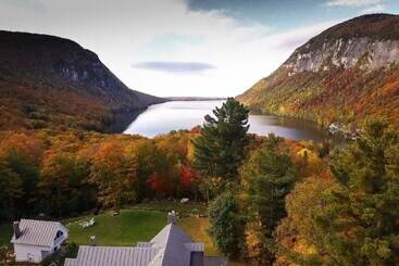 ペンション The Notch House