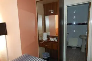 Hotel The Gatwick White House