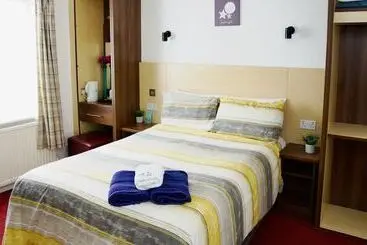 Hotel The Gatwick White House