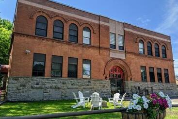 צימר Sherman Inn