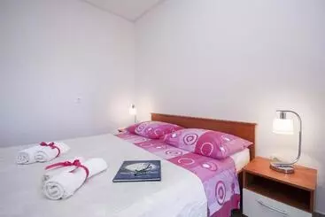 ペンション Apartments & Rooms Mikelin