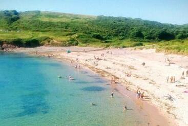 Manorbier Castle Inn Bay Room