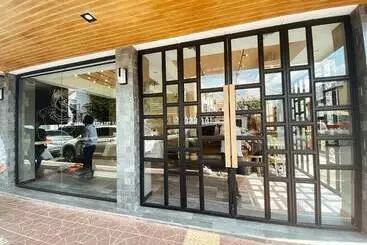 Pensión Yakthai Poshtel