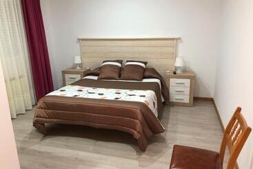 پانسیون Hostal Montreal