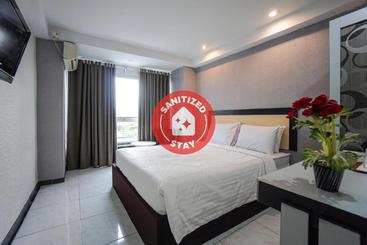 Capital O 3433 Hotel Plaza