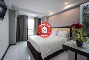 Capital O 3433 Hotel Plaza