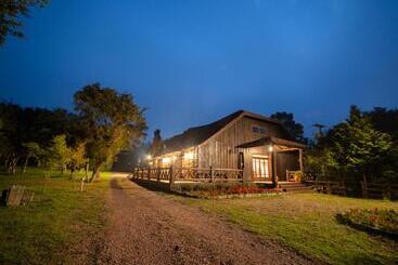 هتل Aires De Patagonia