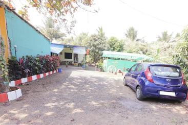 Hotelli Oyo 69439 Laxmi Narayan Cottage