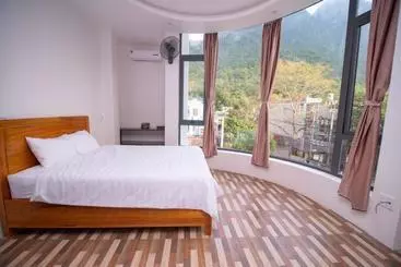 Long Hotel And Motobike Rental