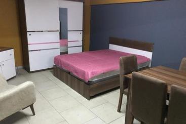 هتل آپارتمان Karmen Suit Apart