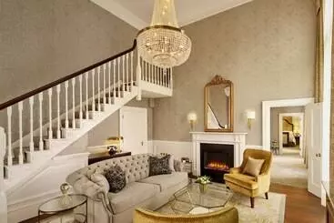 The College Green Dublin Hotel, Autograph Collection