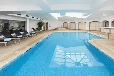 Отель Tivoli Lagos