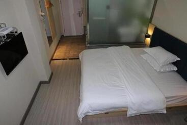 Hotel 7 Days Premium· Lhasa Potala Palace