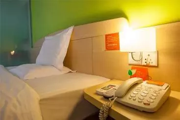 ホテル 7 Days Inn Qingdao Railway Station Zhongshan Road Branch