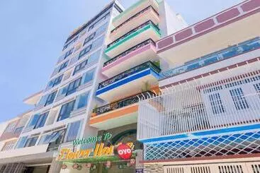 ホテル Oyo 1028 Flower House Apartment