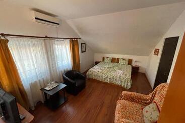 پانسیون Vila Efor