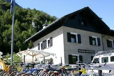 پانسیون Chalet Villa Valania