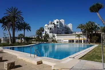 Center & White Town Apartment