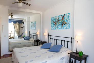 Center & White Town Apartment