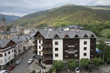 Отель Restaurant Pessets & SPA