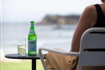 מלון דירות Abode Malua Bay