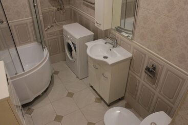 קוטג'' Apartment On Kamyshovaya 41, Apt 2