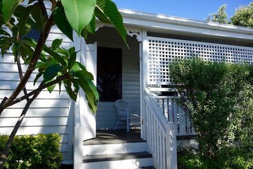 별장 Frangipani House