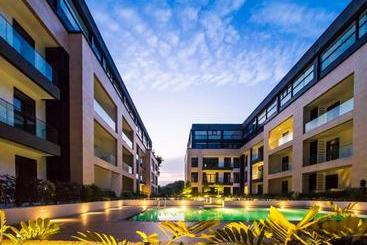 Apart Hotel Embassy Gardens Premier Suitescantonment