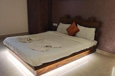 Yoyo Goa, The Apartment