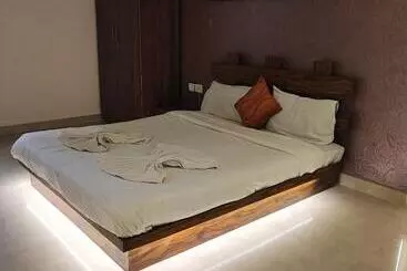 Yoyo Goa, The Apartment