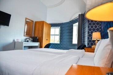 هتل St George By Nina