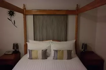 Sorrento Hotel & Restaurant