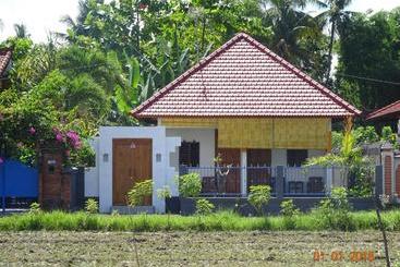 مبيت وإفطار Murnis Bungalow