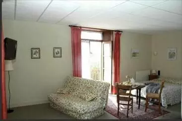 Hotelli Auberge La Source   Logis Hôtels