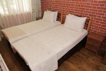 Hotel Basharu Resort