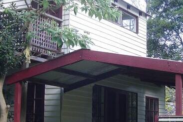 Stone's Throw Cottage Bed And Breakfast