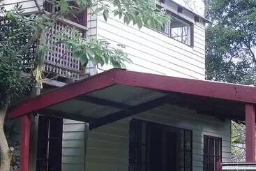 Stone's Throw Cottage Bed And Breakfast