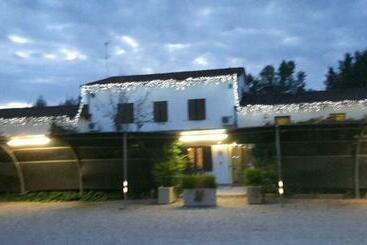 הוסטל Laghi Paradiso