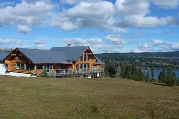 Little Black Bear Lodge/b&b